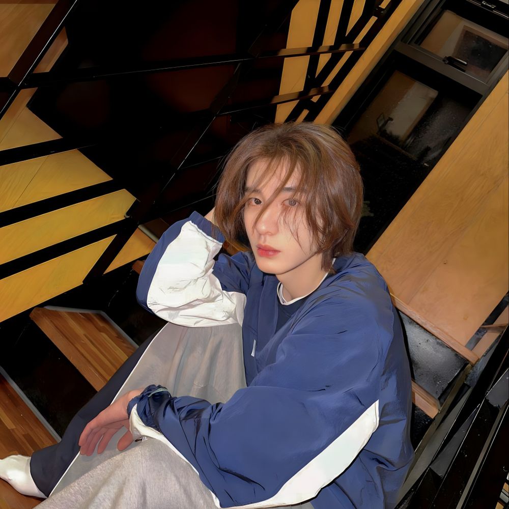 KIM DONGHYUN.