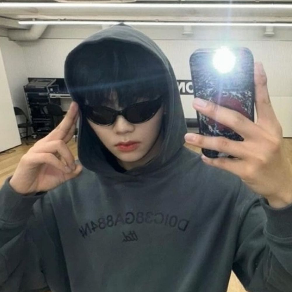 건욱.