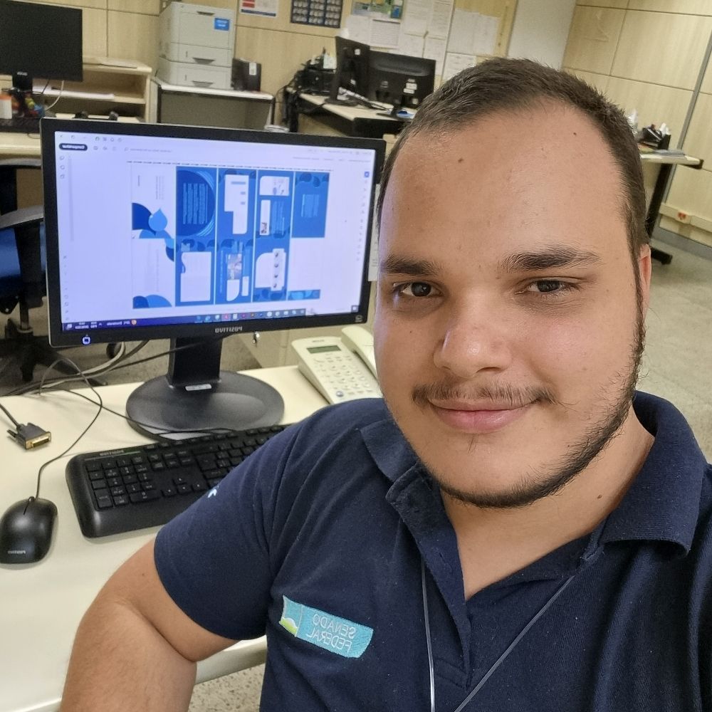 Eduardo Lazaro 