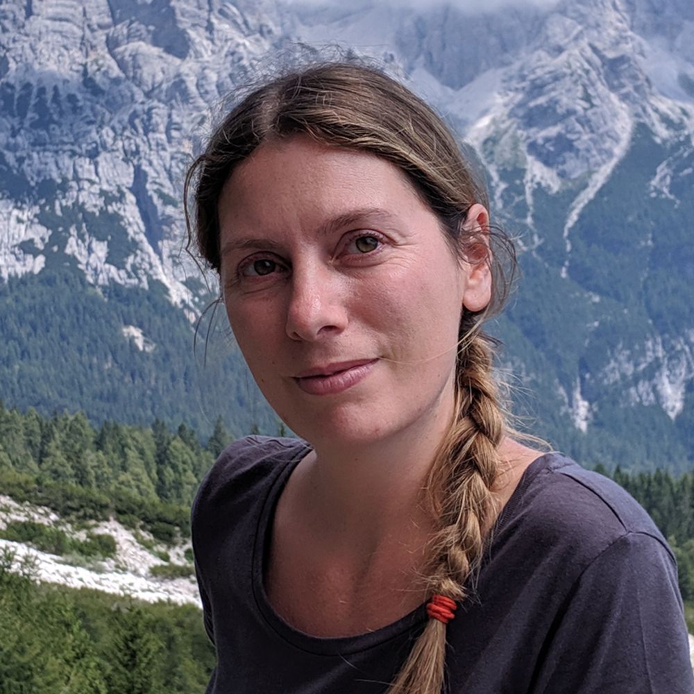 Dr Lia Betti