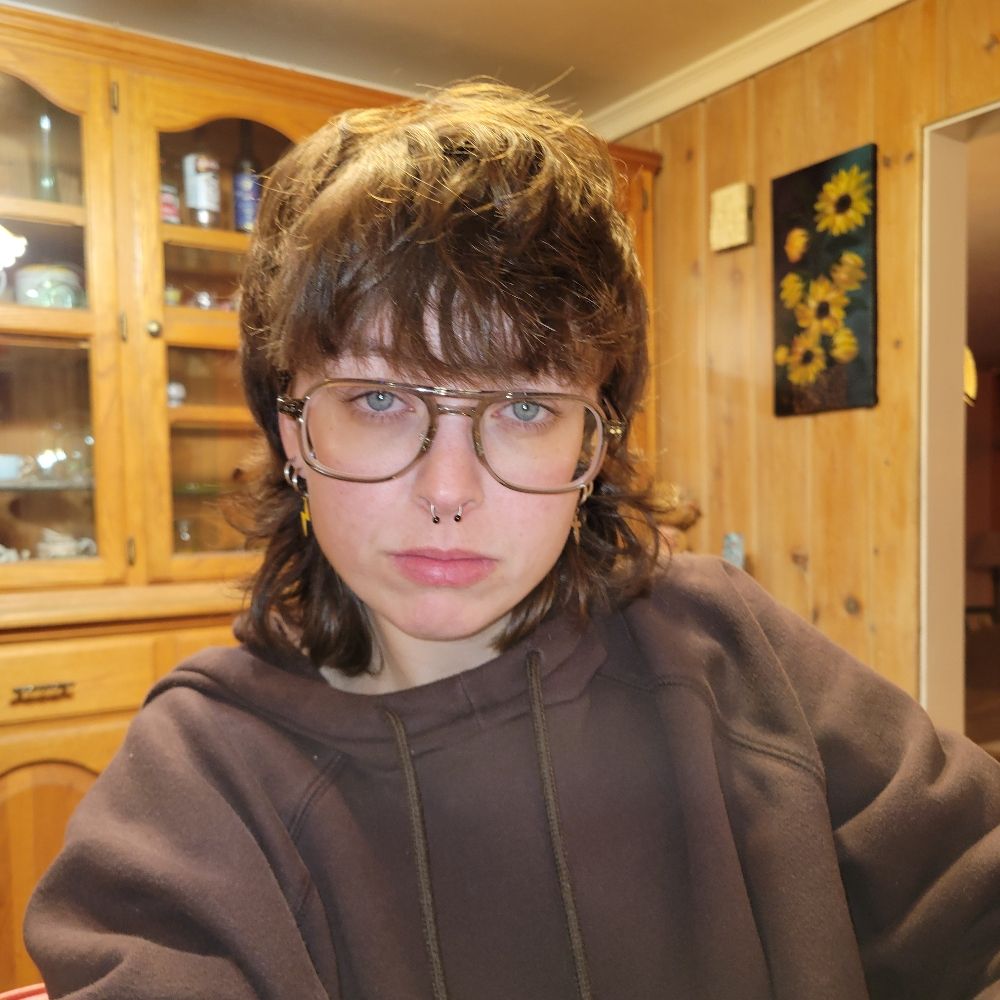 Mo
