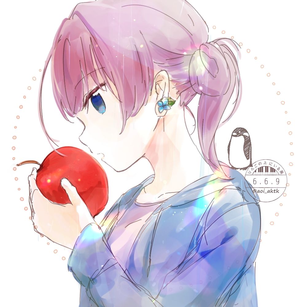 りんごの上にいる葵