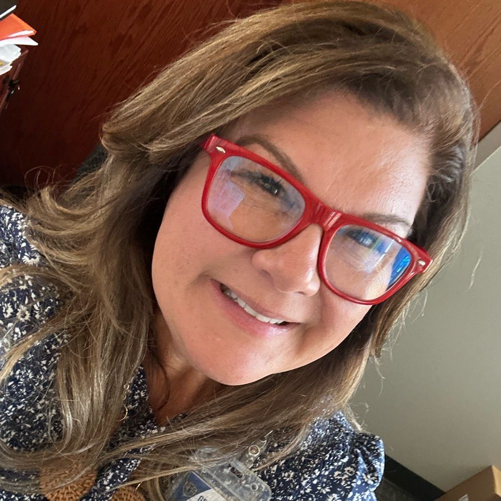 Dr  Stephanie Amaya