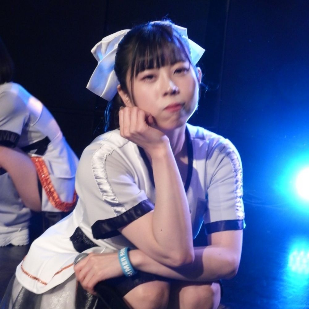 しろ～