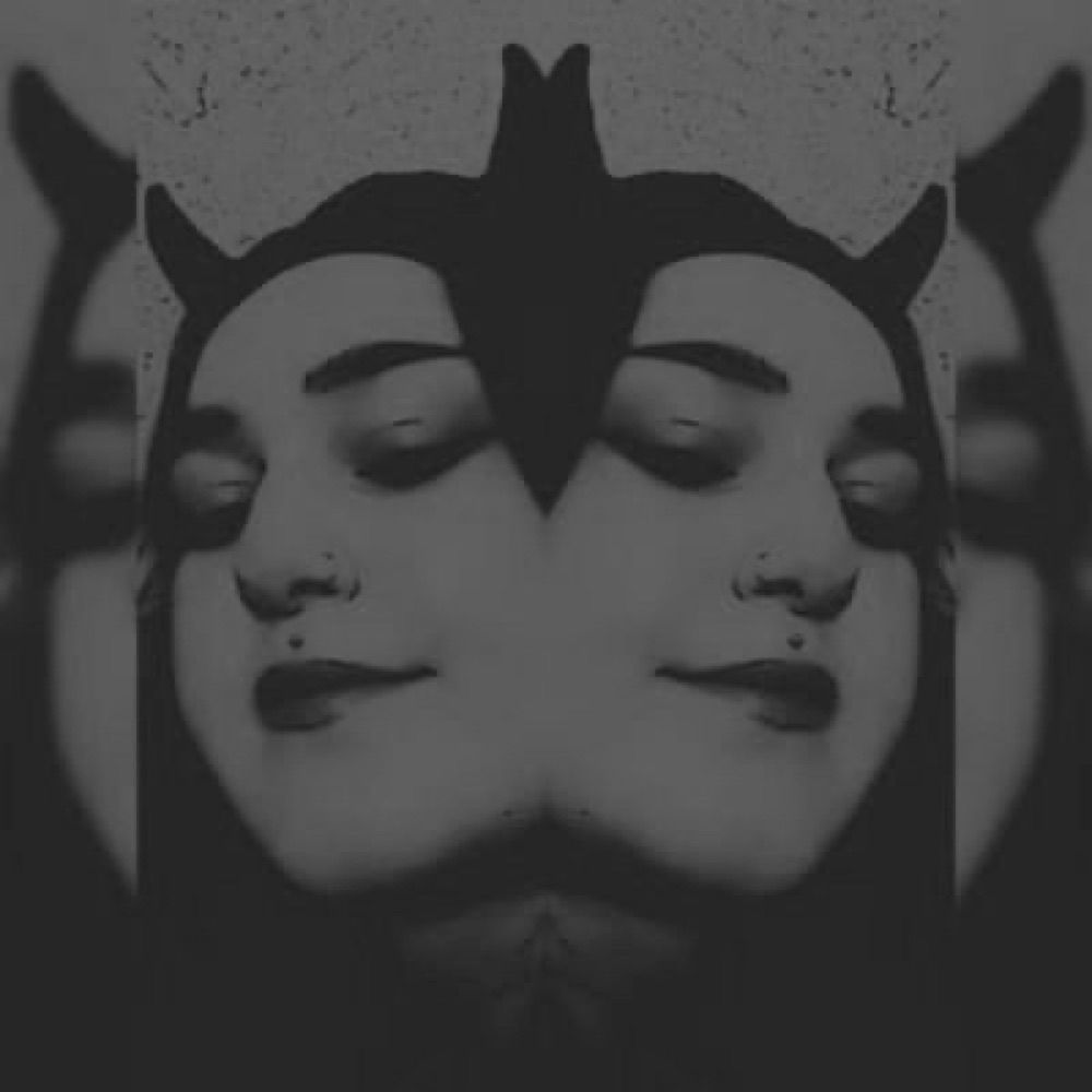 ✨ ☾ 𝕾𝖕𝖔𝖔𝖐𝖞 𝕭𝖎𝖙𝖈𝖍 ☽ ✨