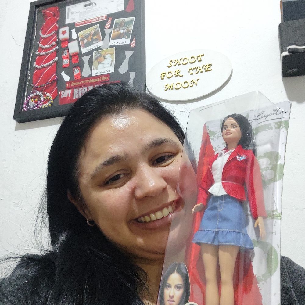 Adriana, fã da Maite lá mas Perroni 