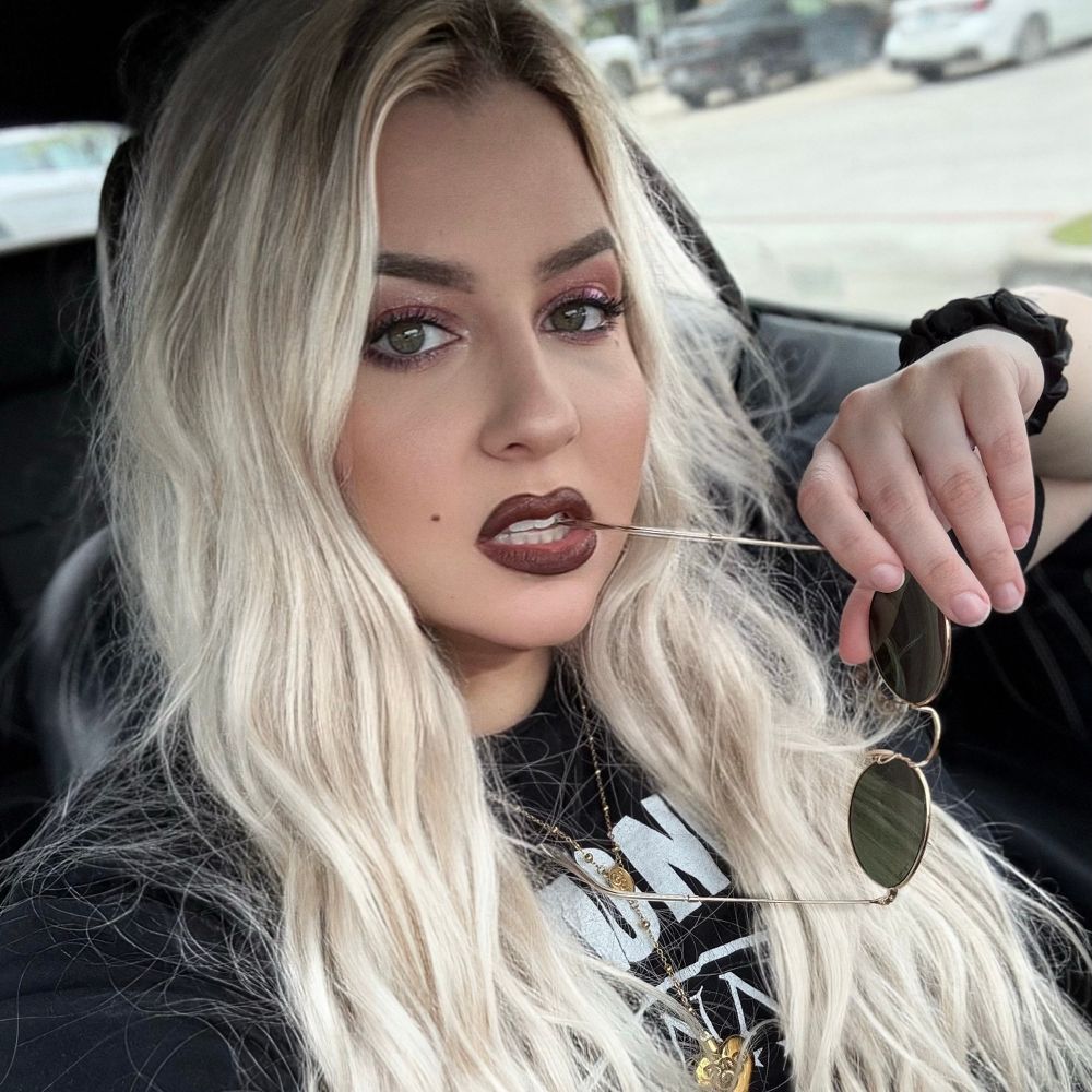 goth bobby hill 🤘🖤✌️