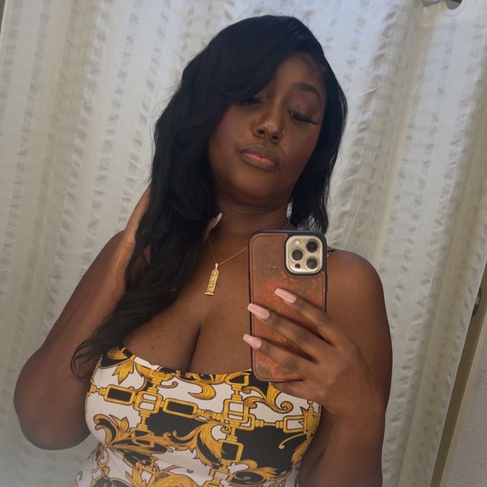 Lady MiddlePartBuss DOWN