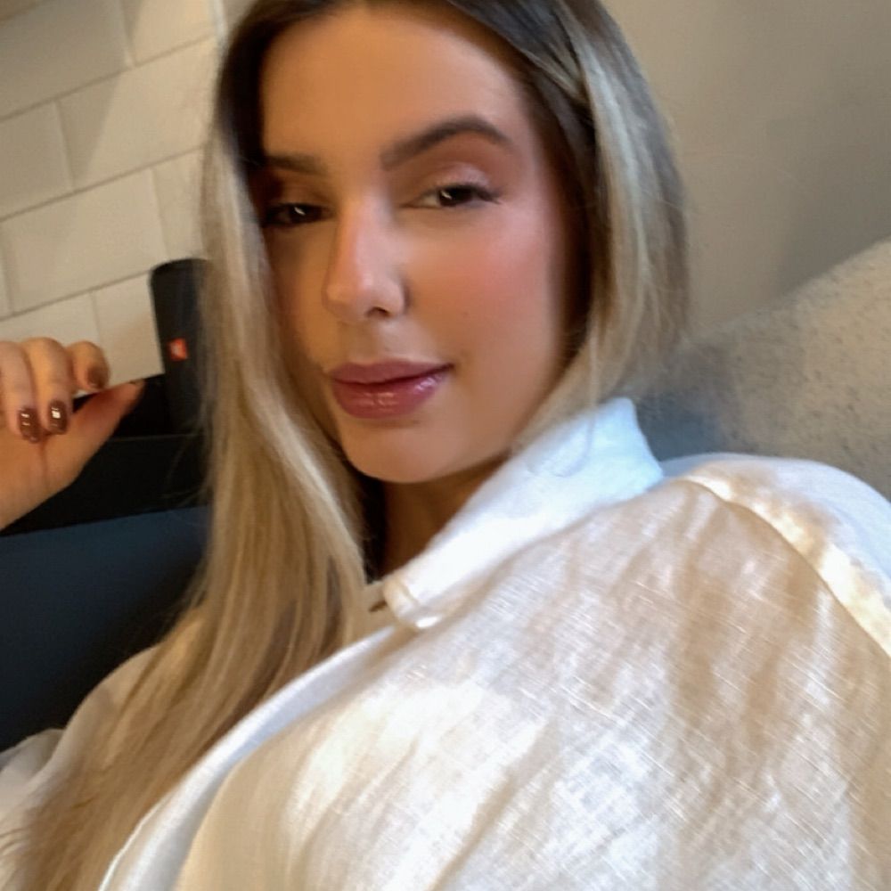 Julia Santos 