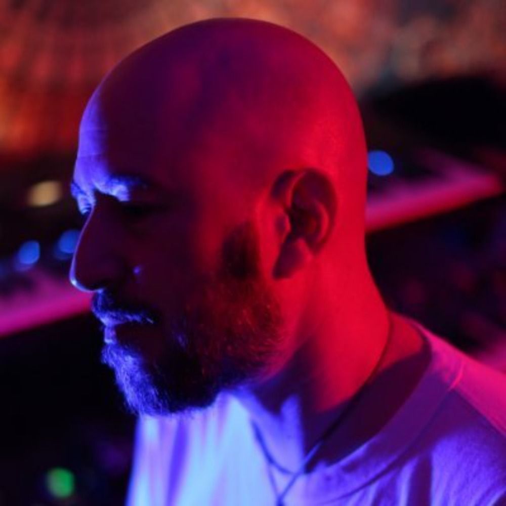 Mark de Clive-Lowe