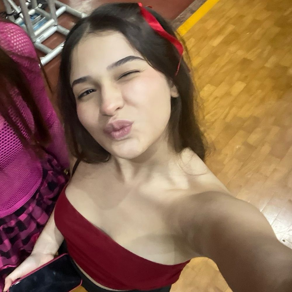 anna ★