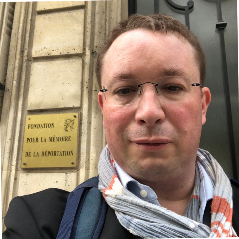 Dr. Nicolas Masuez