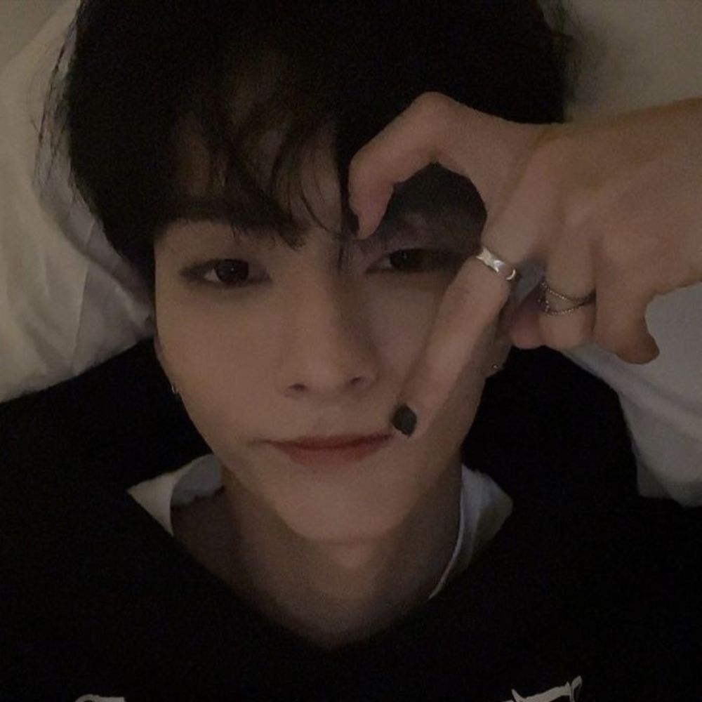 OT6 villain • 19yo • Very calm and sane 😗