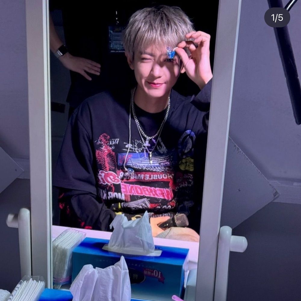 Waiting for Jongin 🫡