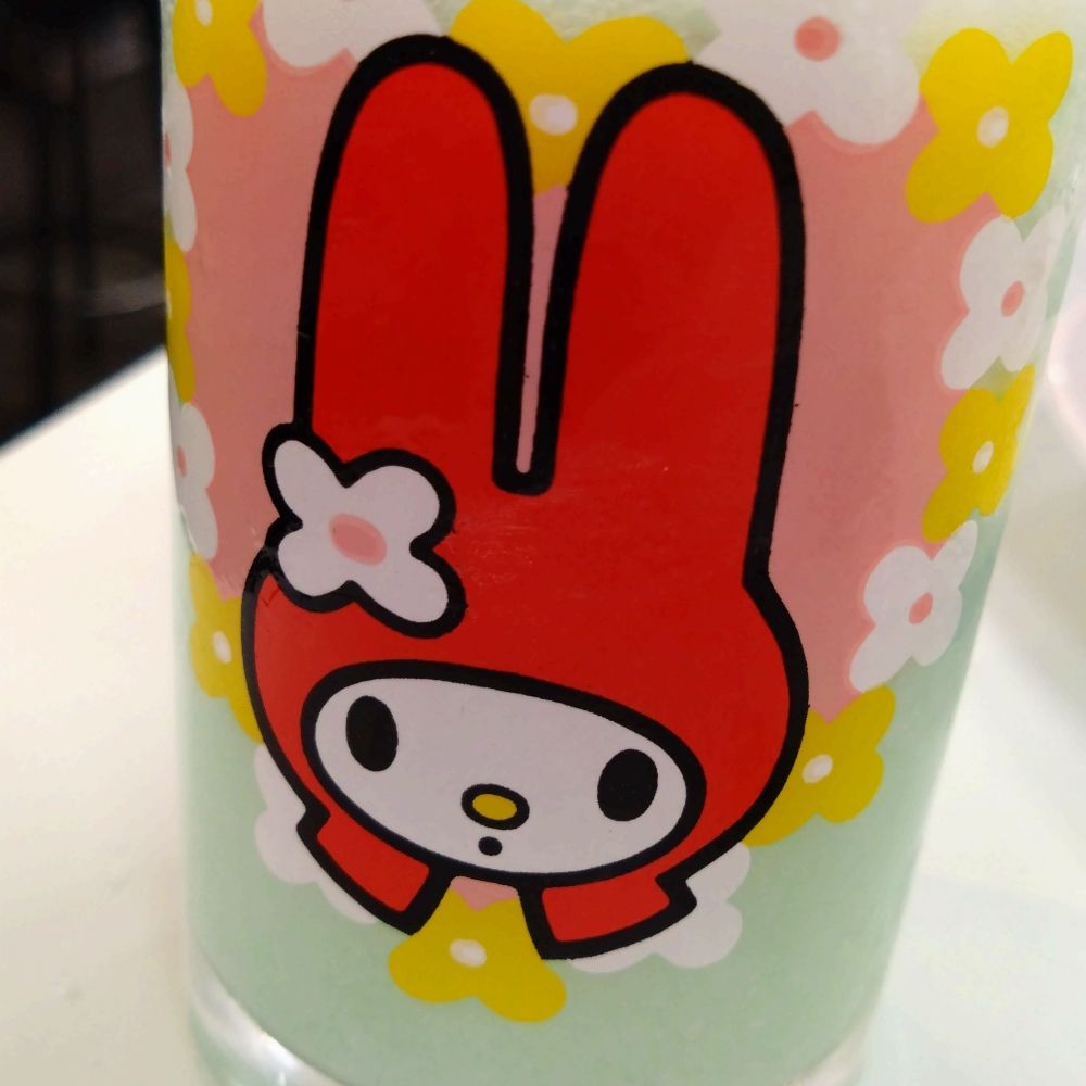 弱酸性