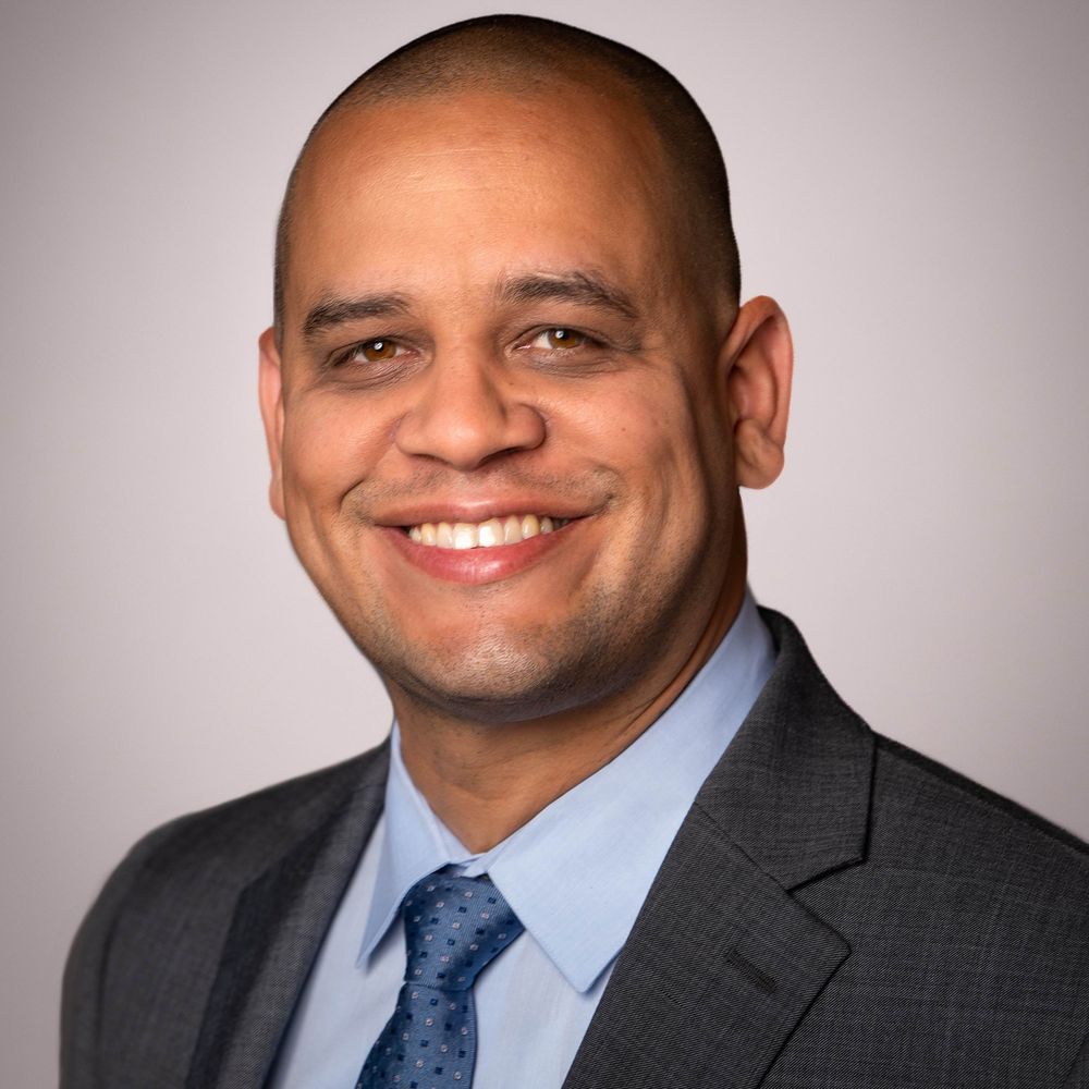 Efrén J Flores, MD, FACR