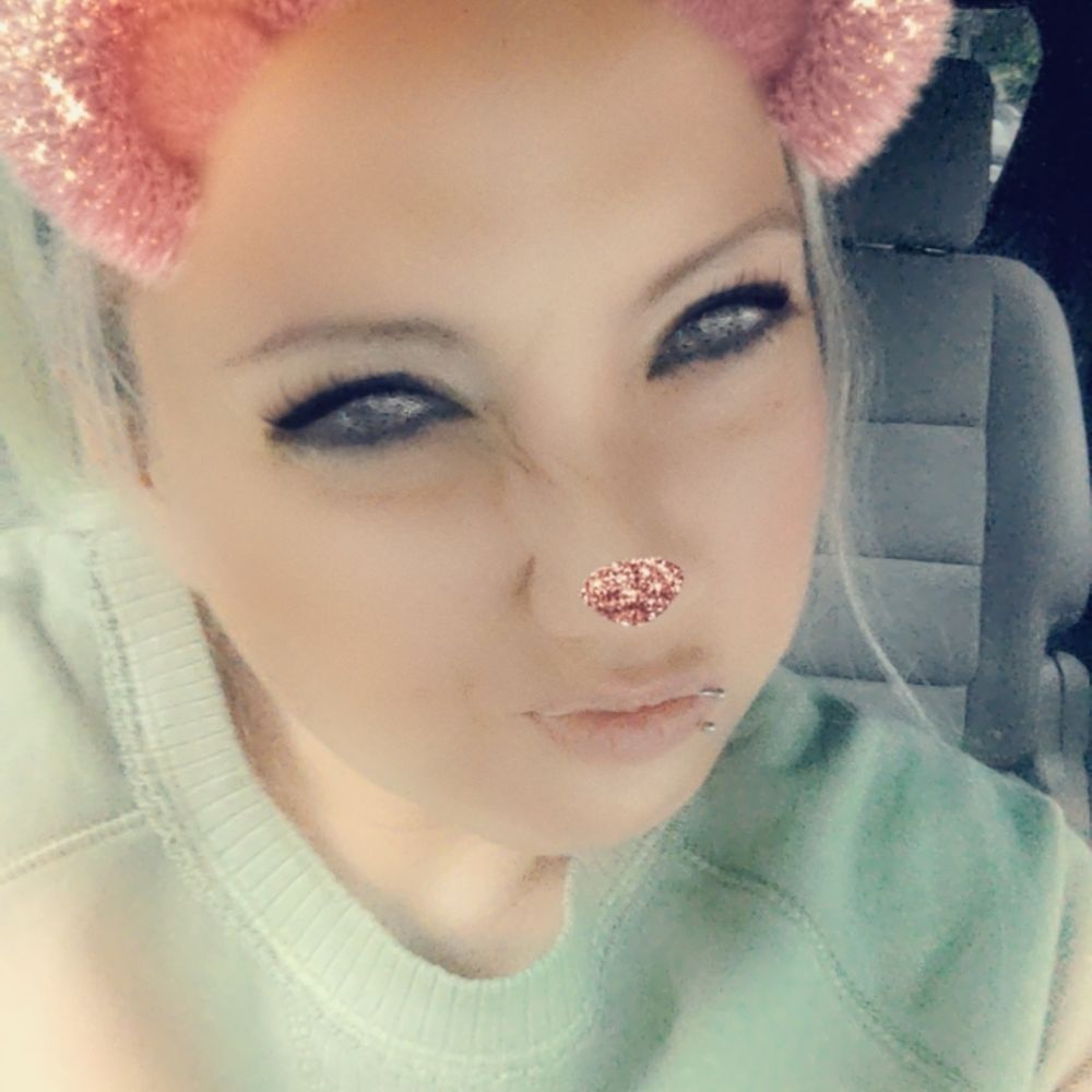 Kimi aka Theleftistmom 