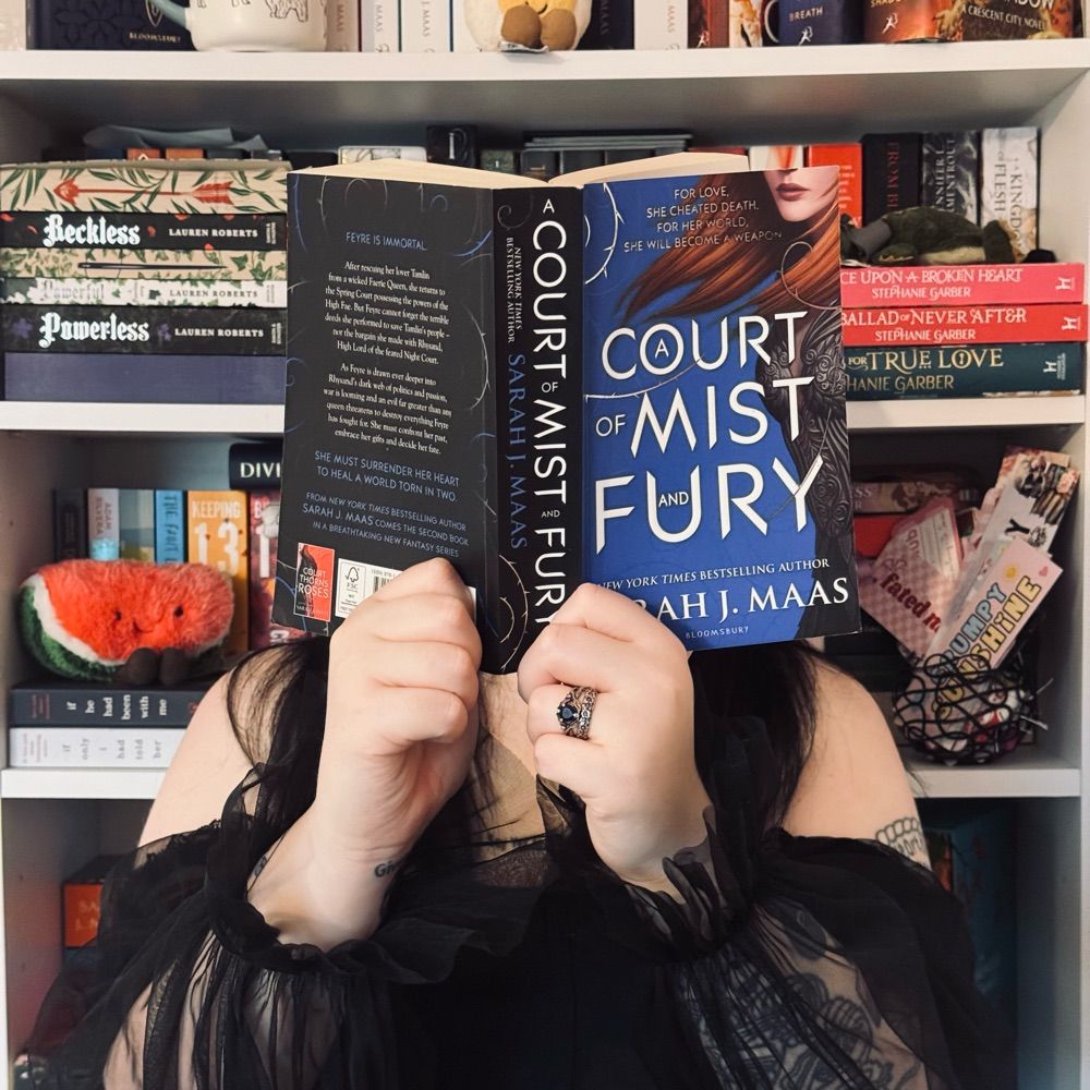 Tasha Reads ❤️‍🔥🦊✨📚