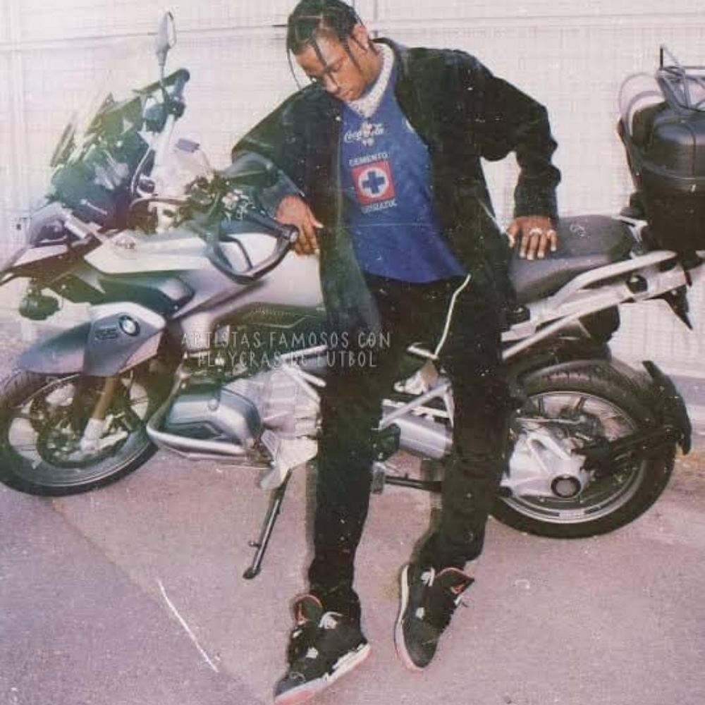 Travieso Scott