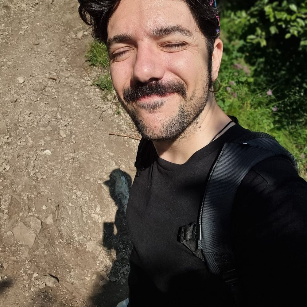 hugo esteban]