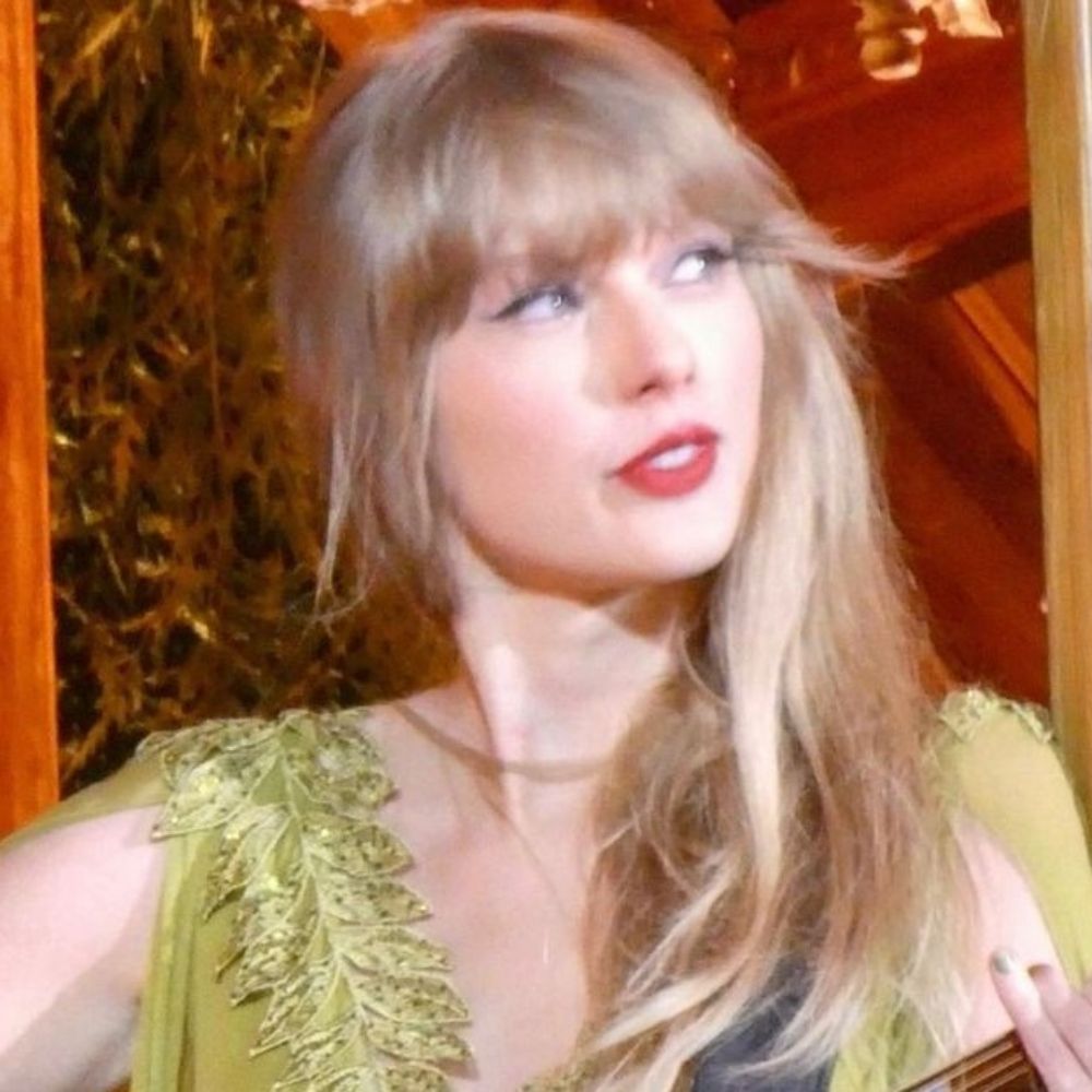 Mari viu a Taylor! 🪕