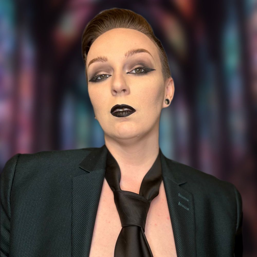 𝔇𝔢𝔪𝔬𝔫𝔦𝔠 𝔓𝔯𝔦𝔢𝔰𝔱𝔢𝔰𝔰