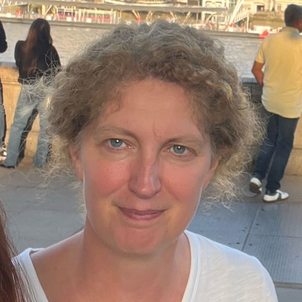 Dr Karin Straathof