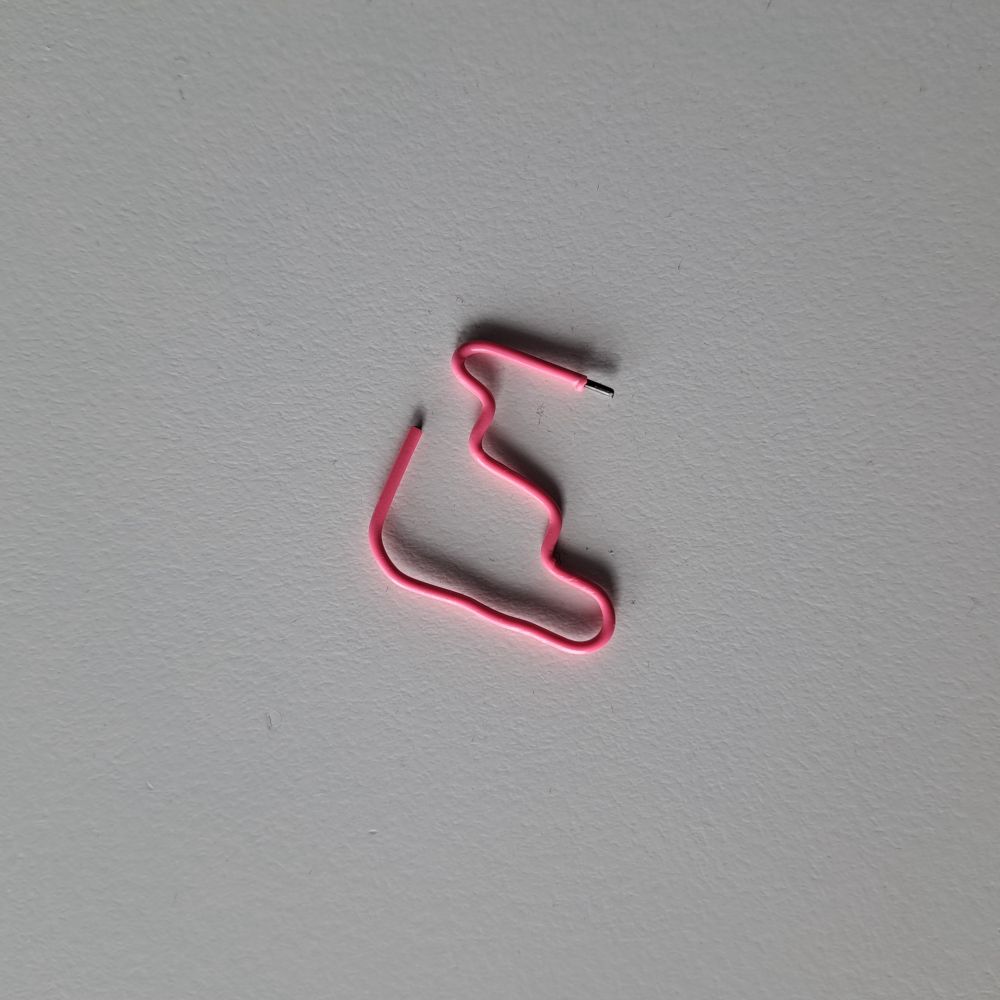 •   ‿•