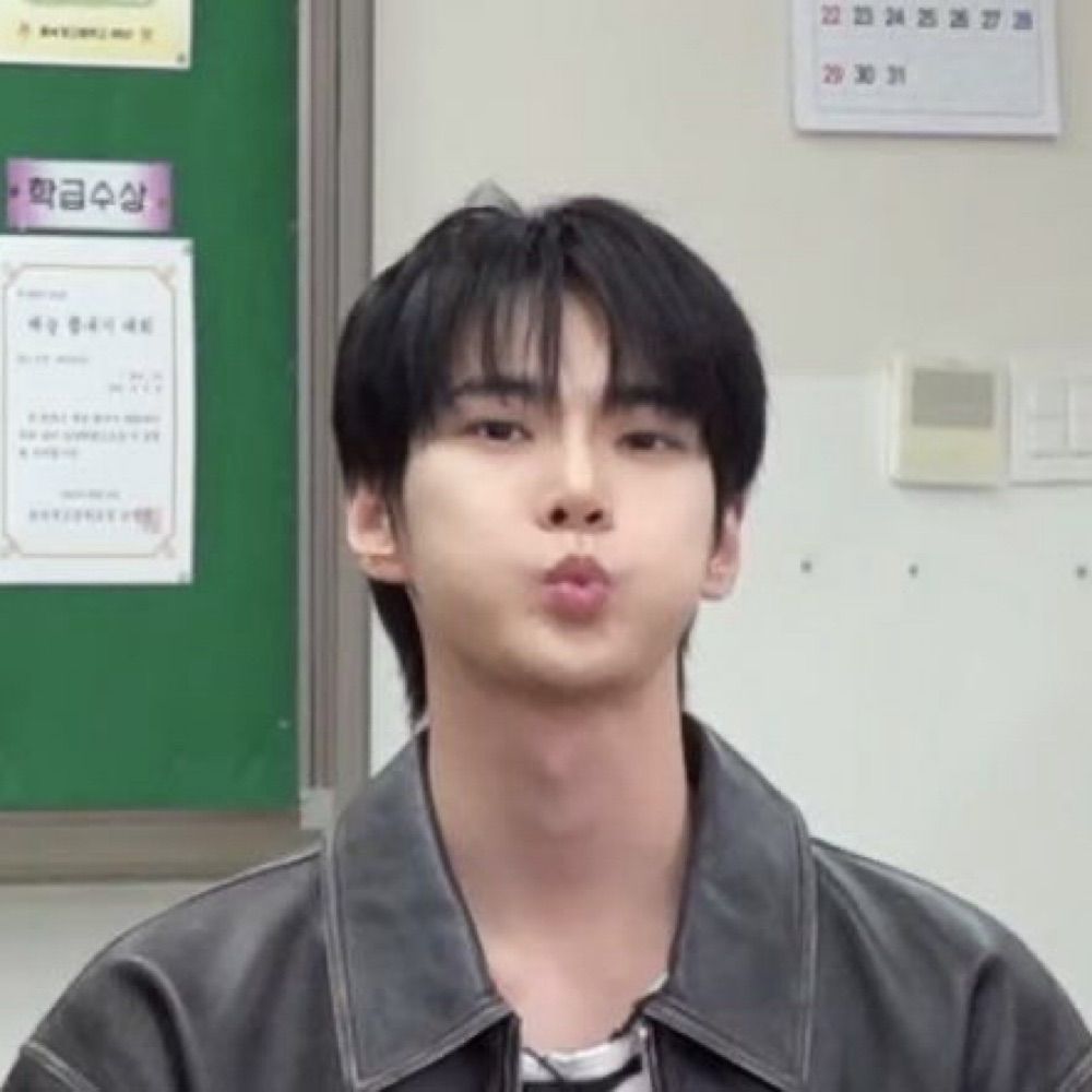 녜