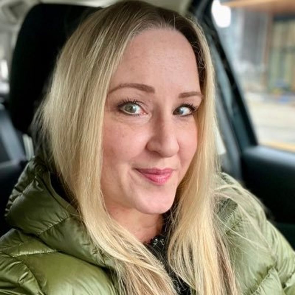 Tricia (Leslie) Weel