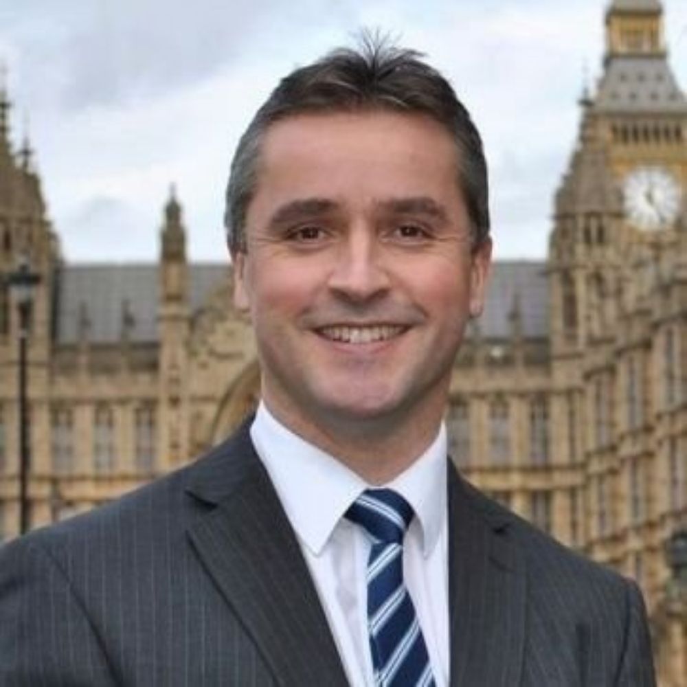 Angus B MacNeil