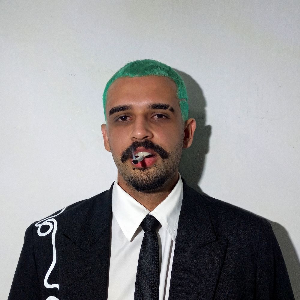 Eduardo triste em inglês 