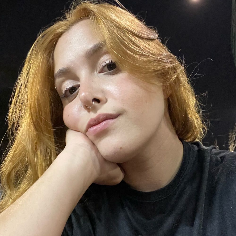 júlia 