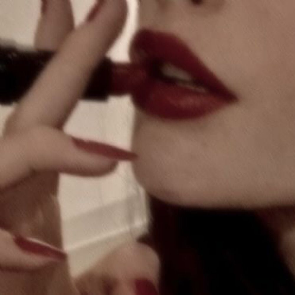 | 𝐯𝐚𝐥𝐞𝐧𝐭𝐢𝐧𝐞’𝐬 ✩