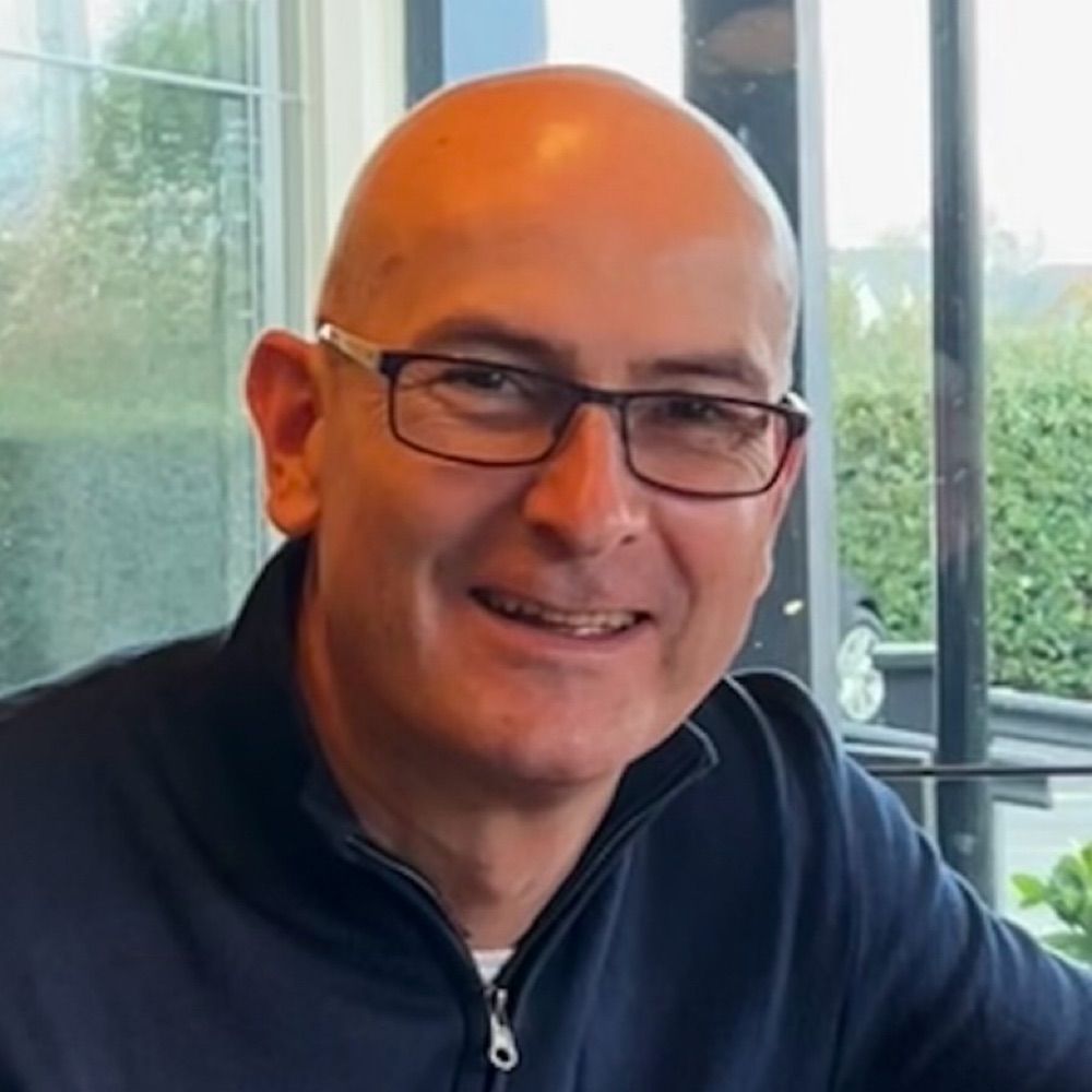 Dr Anthony Kearns