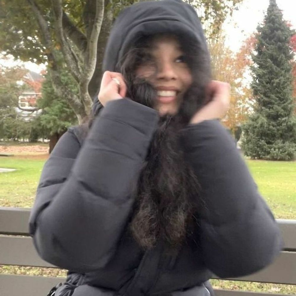 Memy ‧₊˚ ⋅ Jurídico Malia Baker !