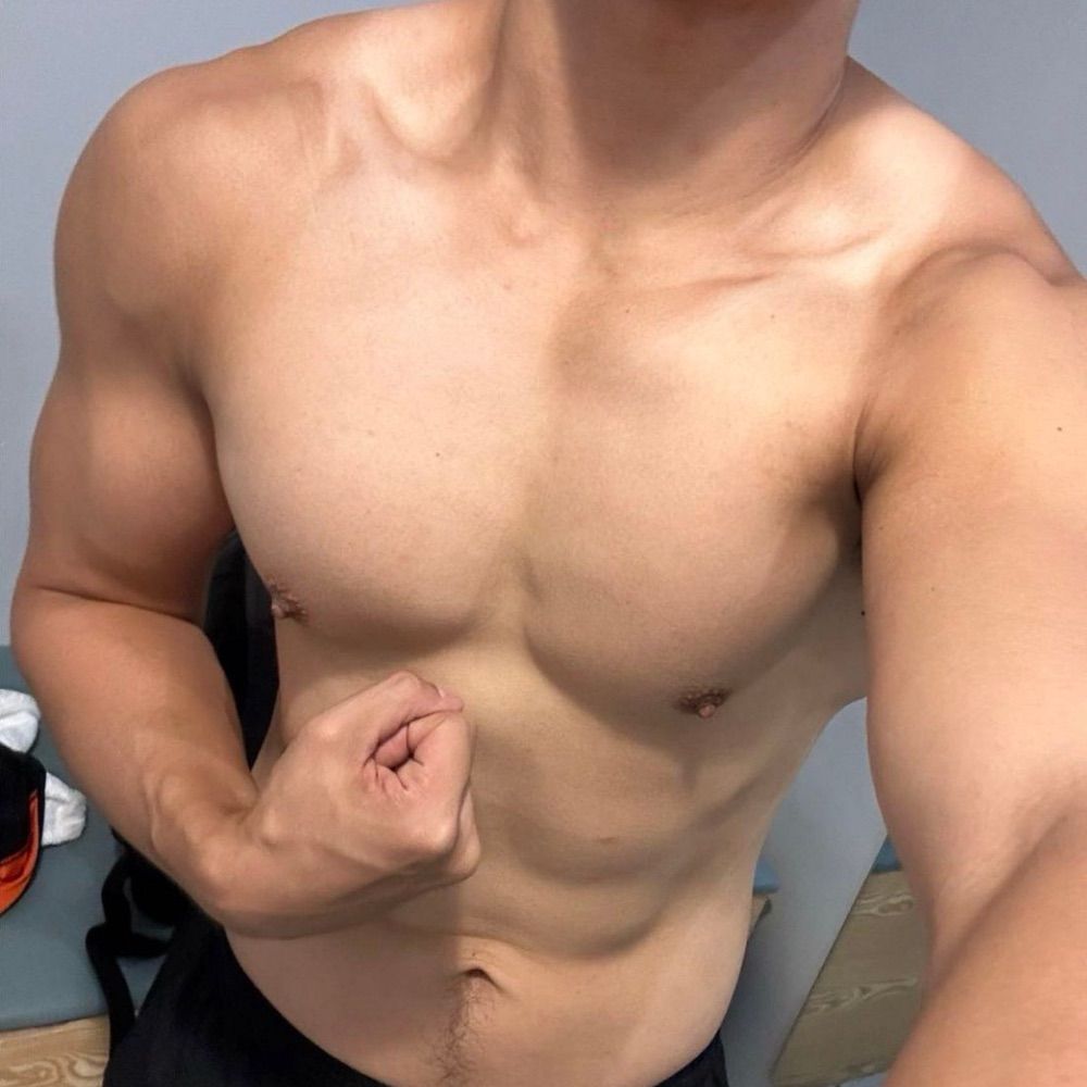 男记者勾引直男体育生榨汁