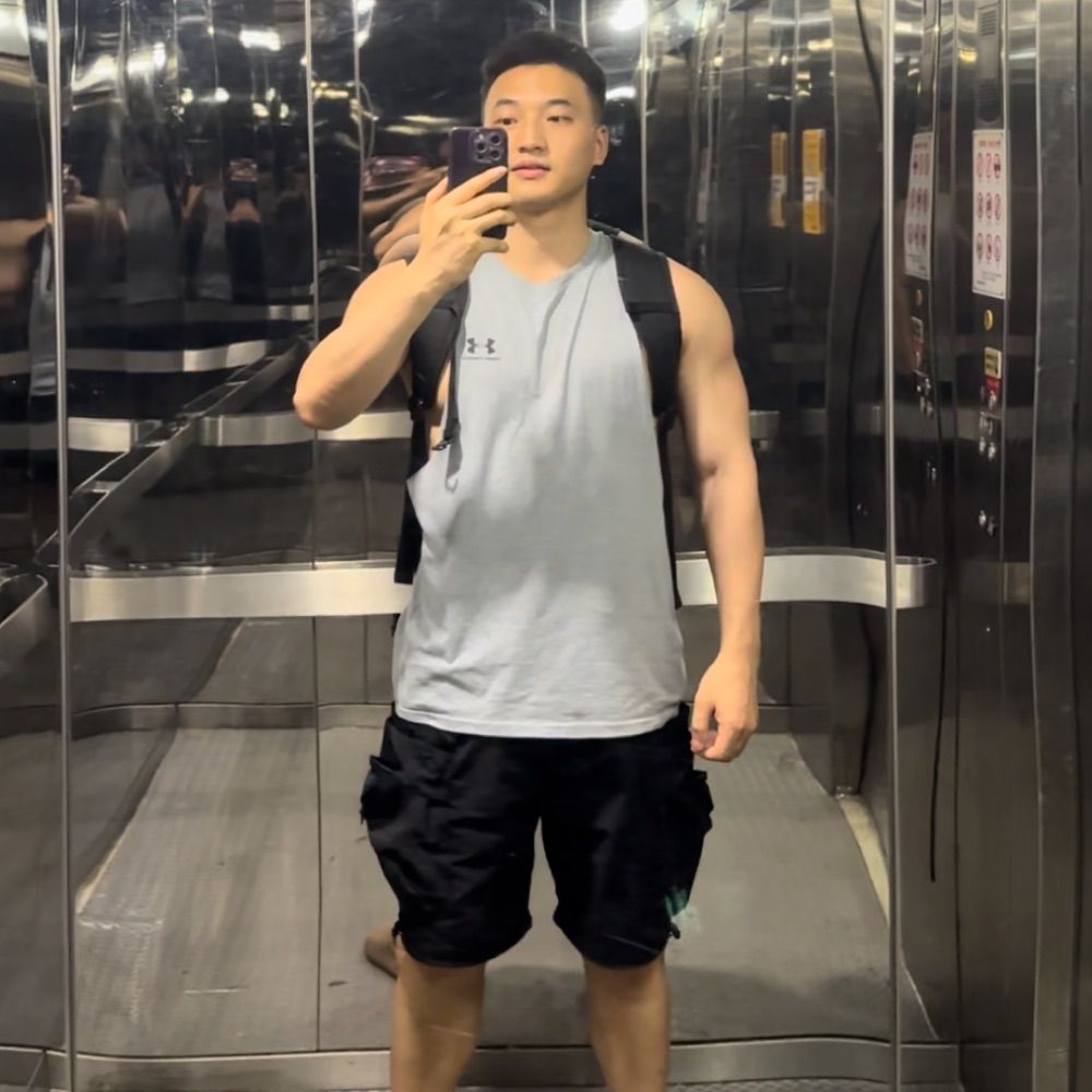 爷们肌肉小伙