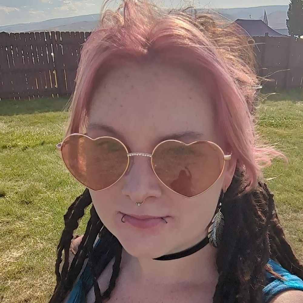 🌈✨Chrys🏕️🖤