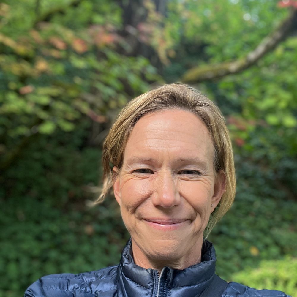 Annette Lucksinger (she/her)