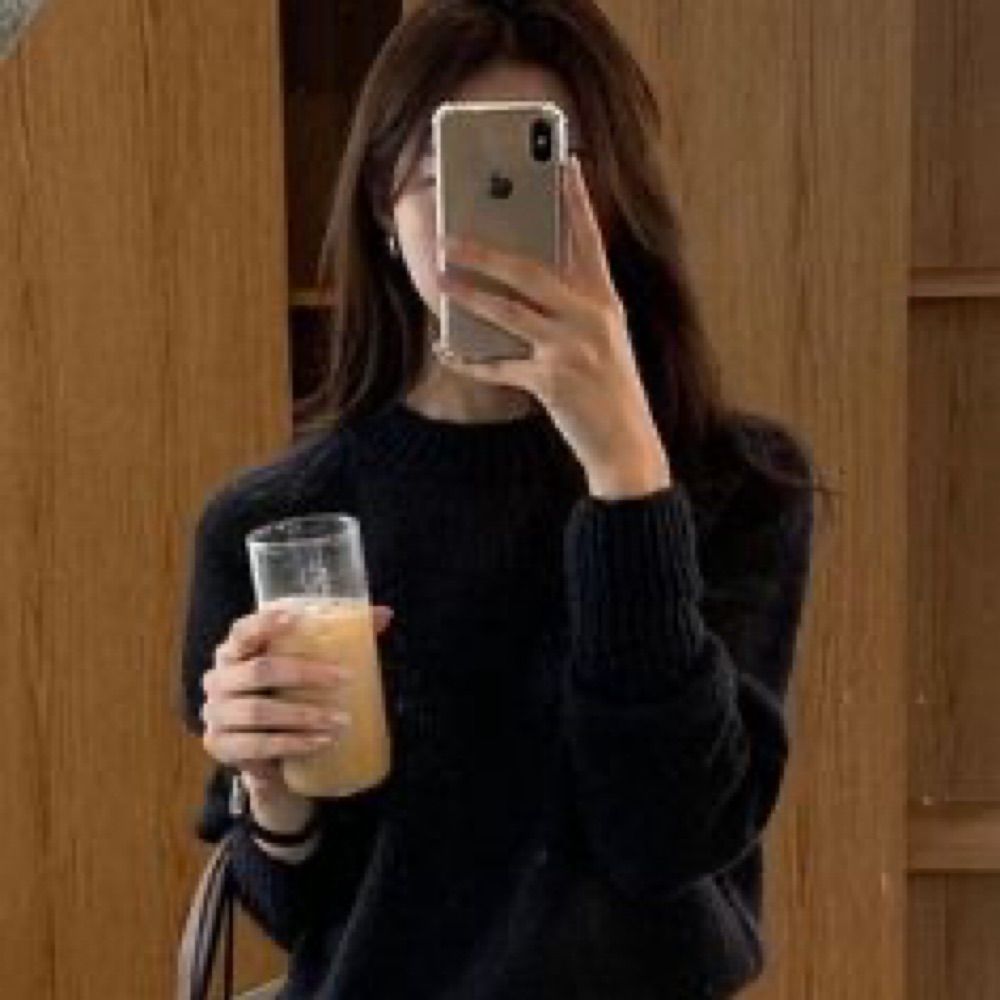 Ariana Ava Artist
