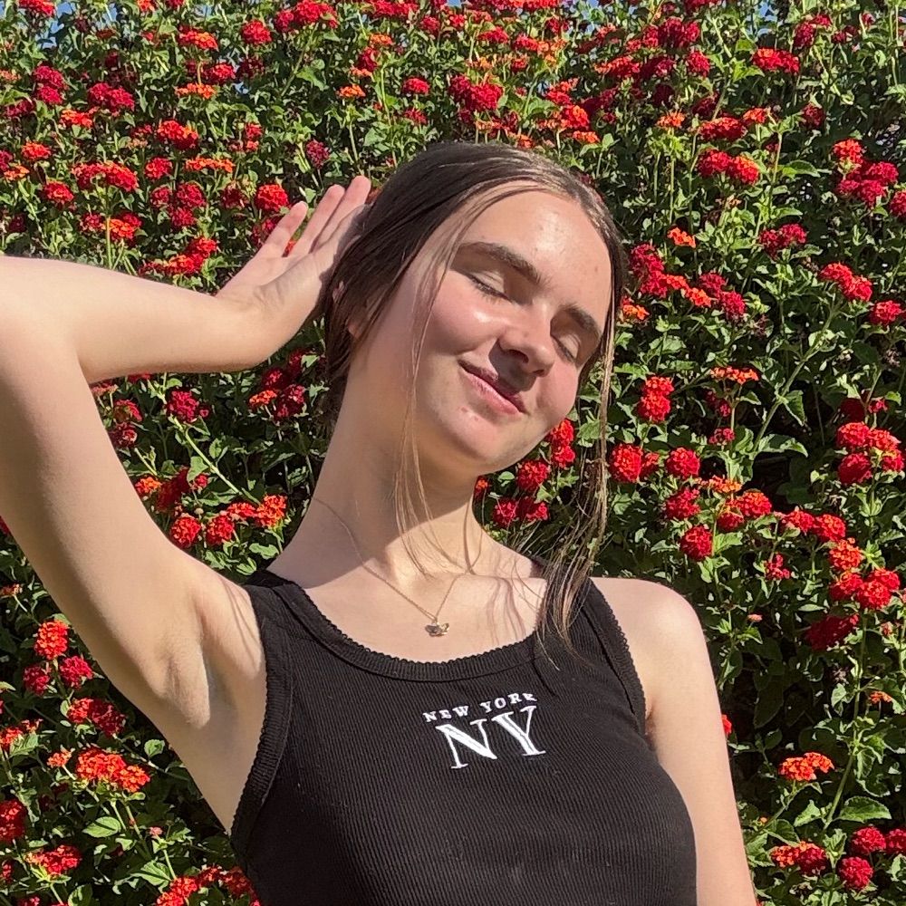 lia ✨ | teenage performer
