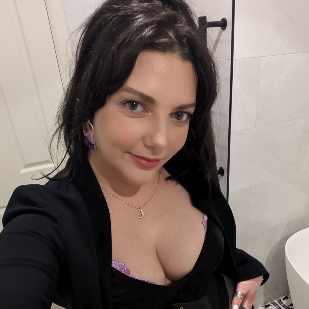 Kelly D