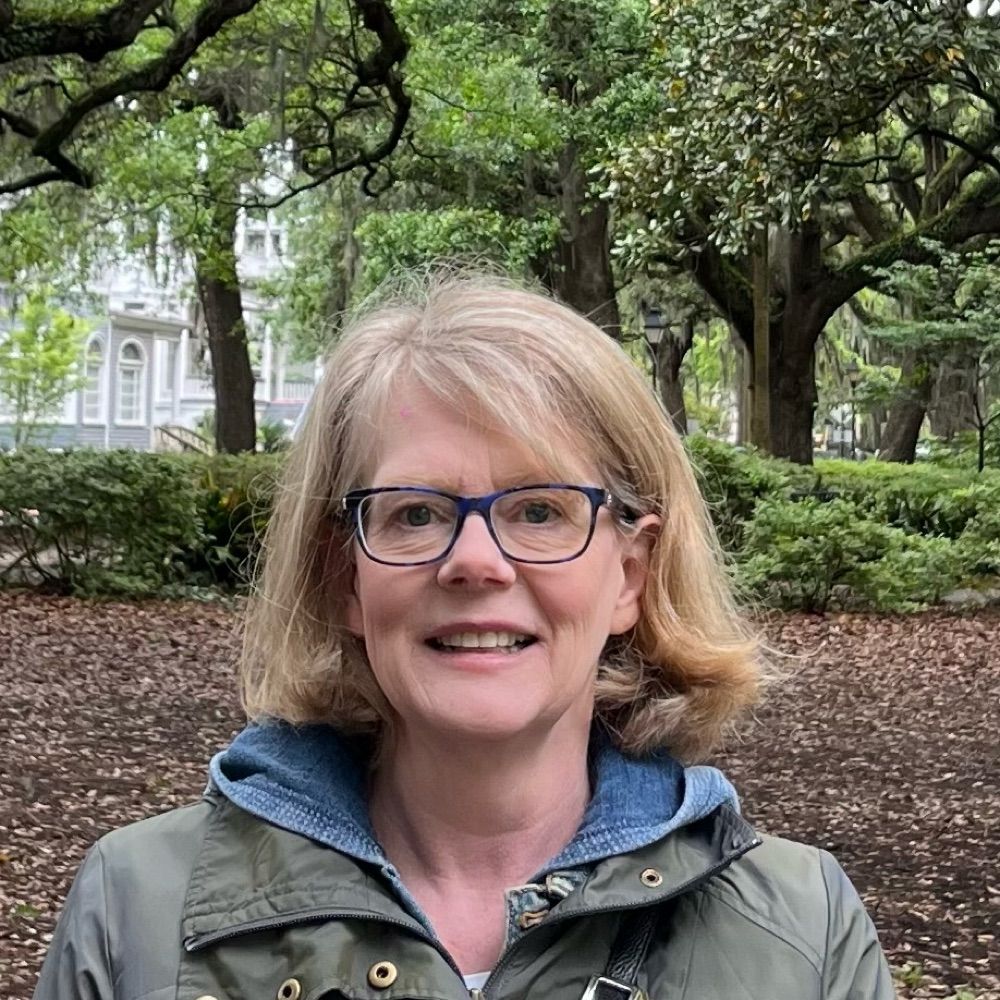  Carolyn B