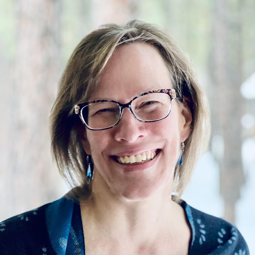 Julia Huni, Author
