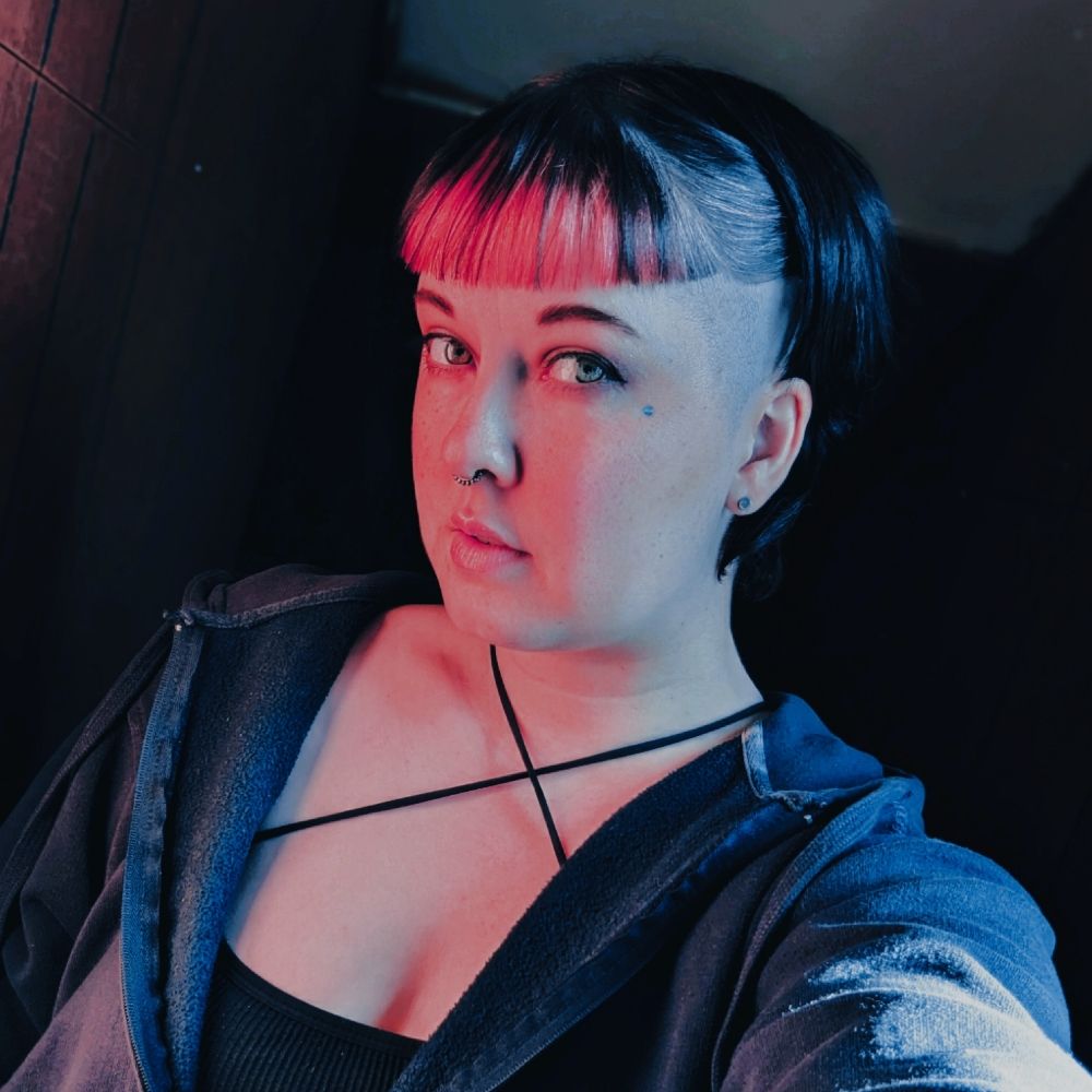 Murphy (she/they)