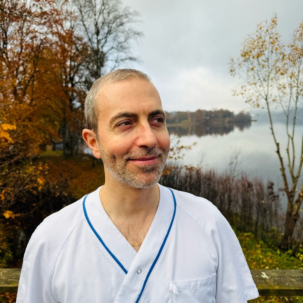 Dr Daniel Novak
