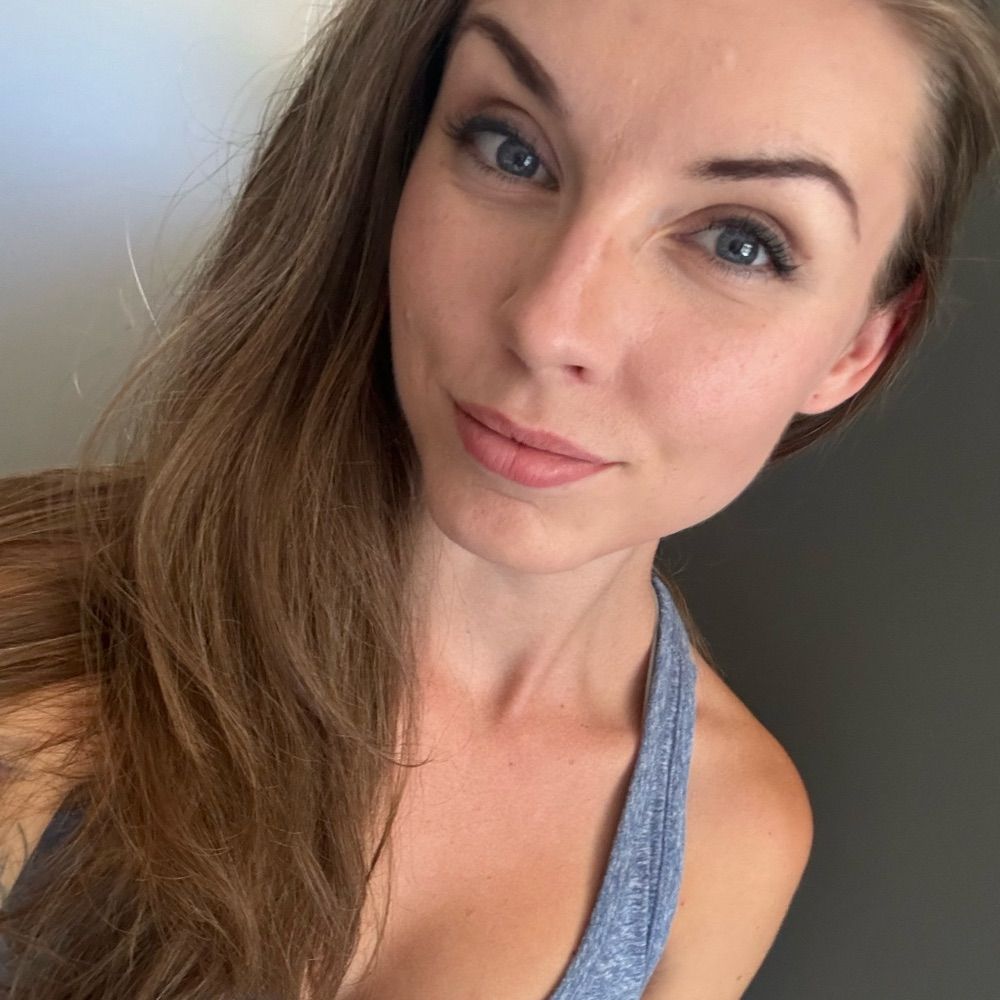 Lindsay Maple - Romcom Author