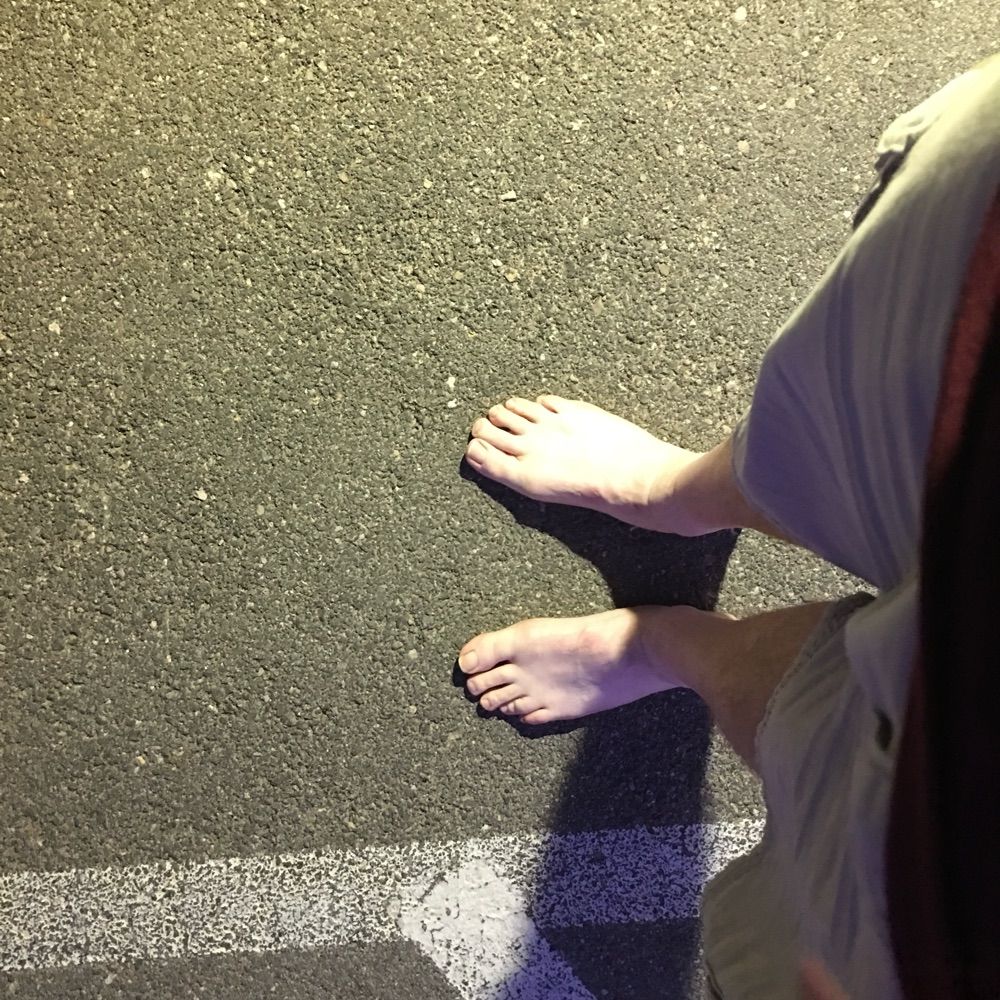 Shoeless Scoop