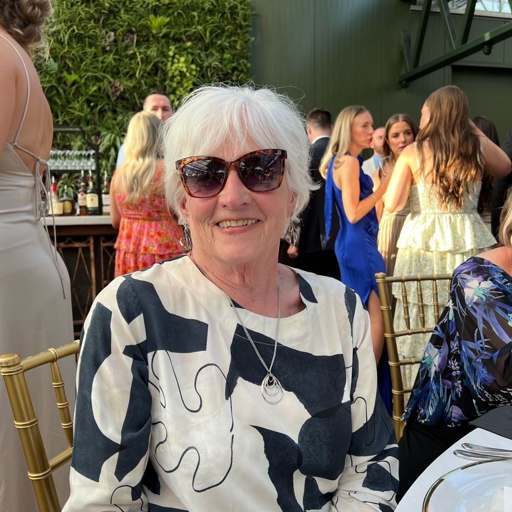 Donna E Hay